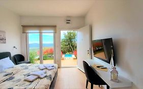Terraced Studio Apartment With Seaview
